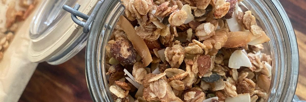 Jaq' Snaqs: How to Make Healthy Chocolate & Peanut Butter Protein Granola